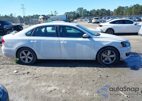 2013 Volkswagen Passat 2.5L Se z USA, uszkodzony, nr VIN 1VWBH7A34DC106651